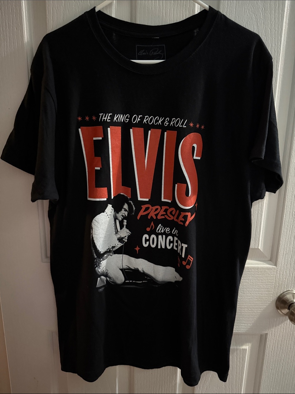 Elvis Presley Black Short-Sleeve Graphic Concert Tee